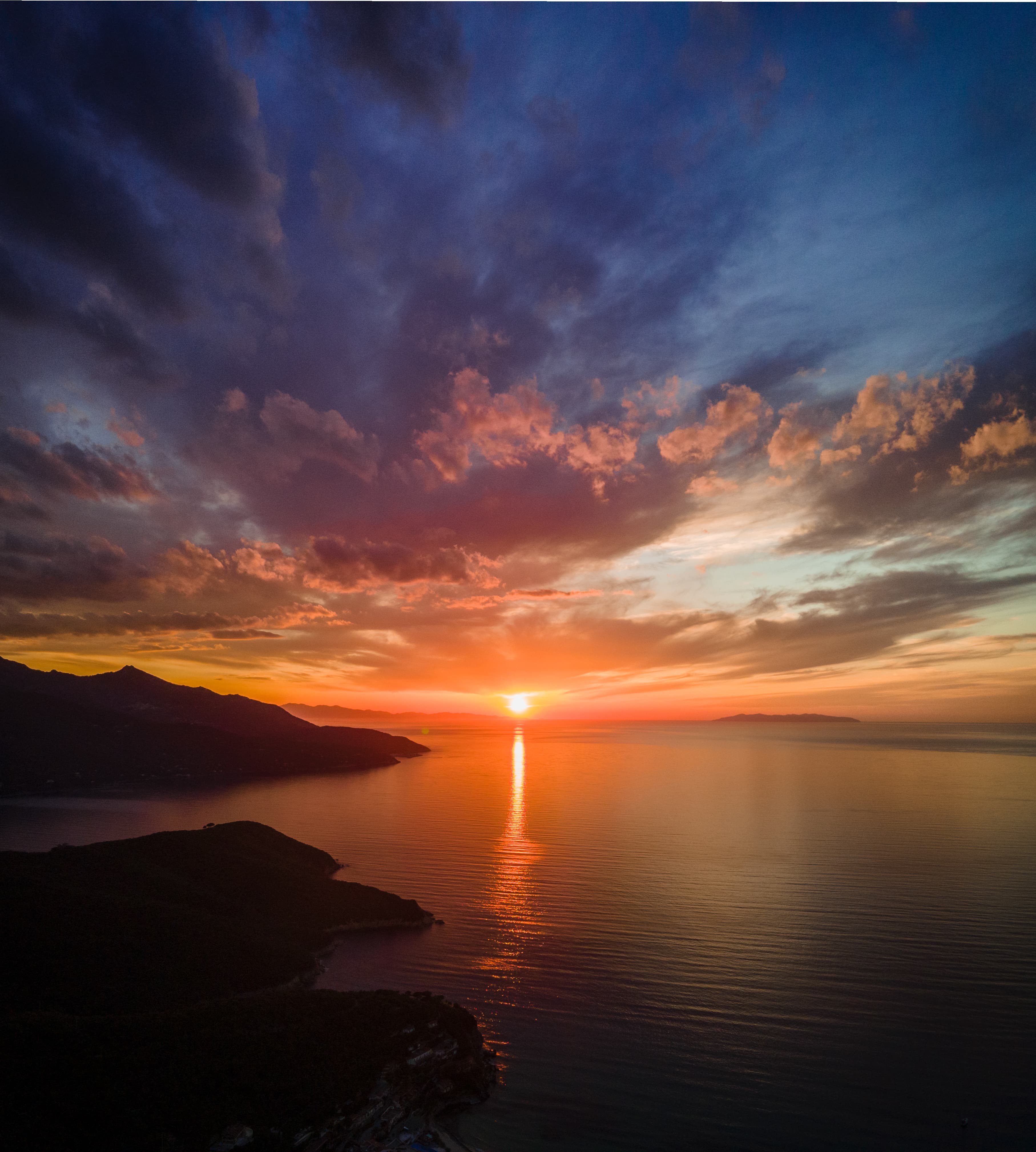 Isola d'Elba al tramonto